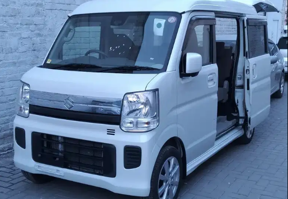 2016 – 47,000 km Suzuki Every Wagon 16/21