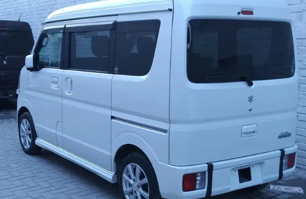 2016 – 47,000 km Suzuki Every Wagon 16/21