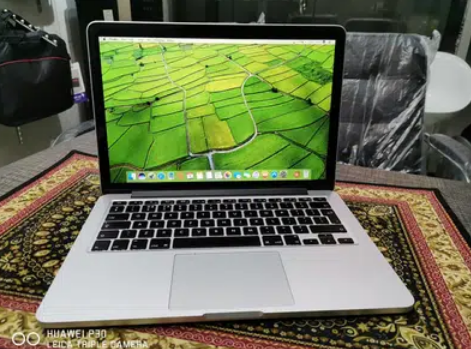 Macbook Pro 2015 With 16gb Ram and 512gb SSD Storage.