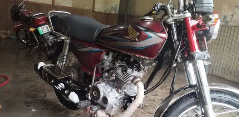 Honda 125 neat and clean for sale in gujrawala