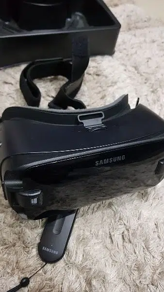 Samsung Gear VR Headset with Controller sale in Sialkot