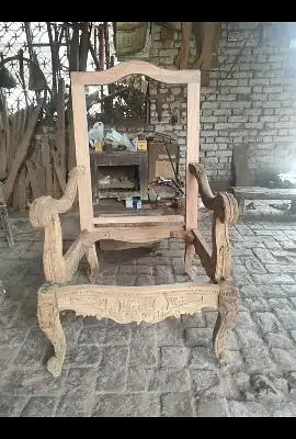 Bedroom chairs & coffee table sale in Chiniot