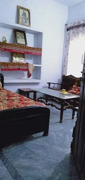 I am selling 6Marla New furnished house in Bahawalnagar