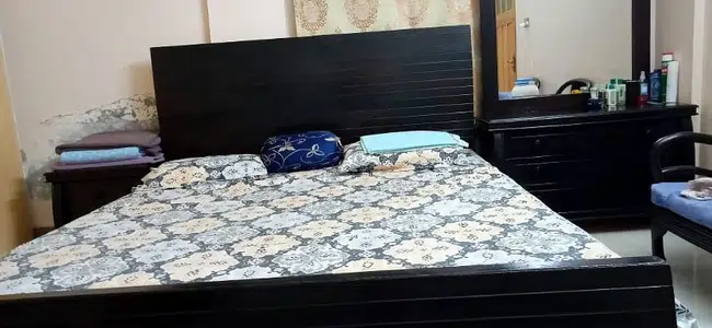 king size bed without mattres for sell in Sukkur