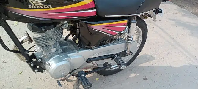 Honda cg-125 model 2011 sale in Daska