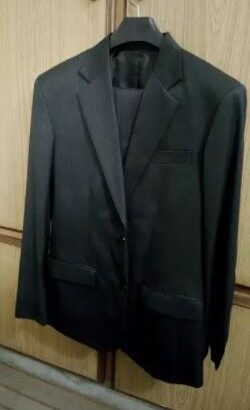 3 piece suit for men. Coat Size 36. Black (charcoa