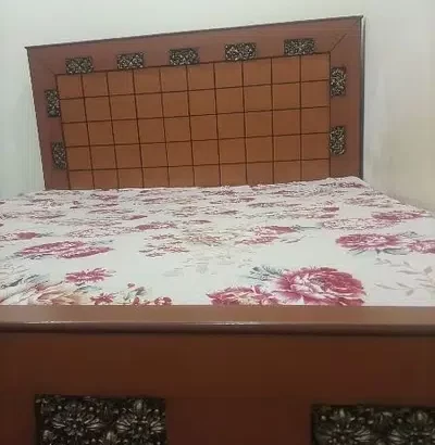 Bed with mattres for sell in Islamabad