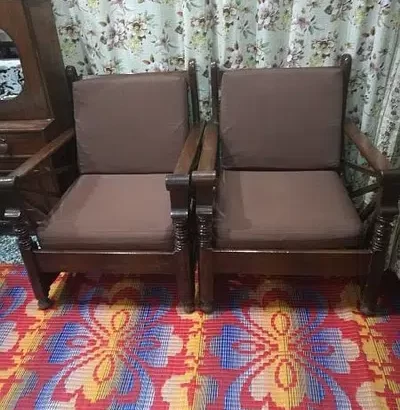 5 seater sofa set for sale in Dina