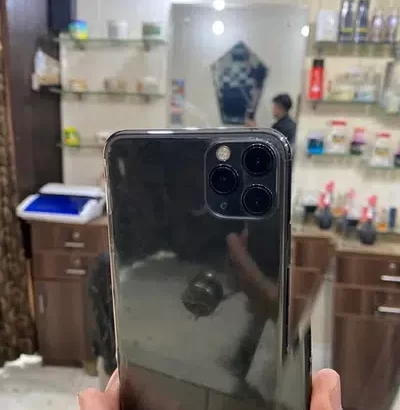 Iphone 11 pro max non pta 64 gb sell in Sialkot
