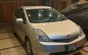 Toyota prius for sale in faisalabad