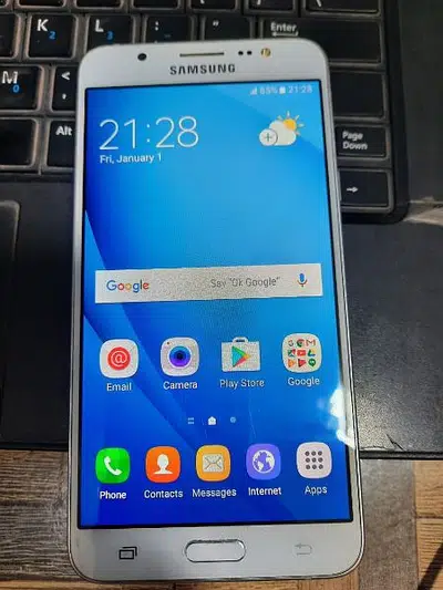 Galaxy j7 for sale in sialkot