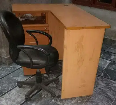 brand new table and chair sell in Gujranwala