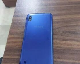 Samsung A10 in 10/10 Condition
