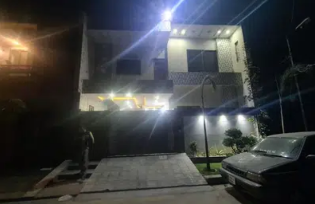 house for sale tech town satiana road faisalabad
