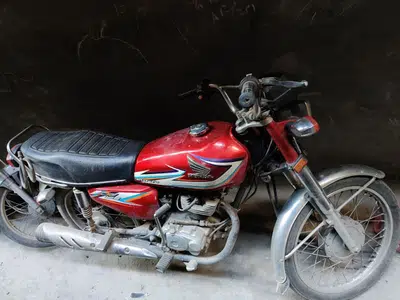 Honda cg125 Model 2016 sell in Lahore