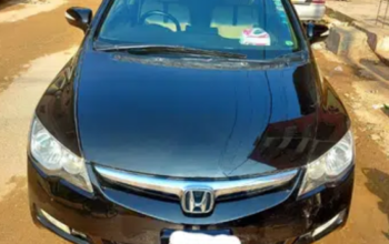 i m selling my honda civic black clour 80% orignal