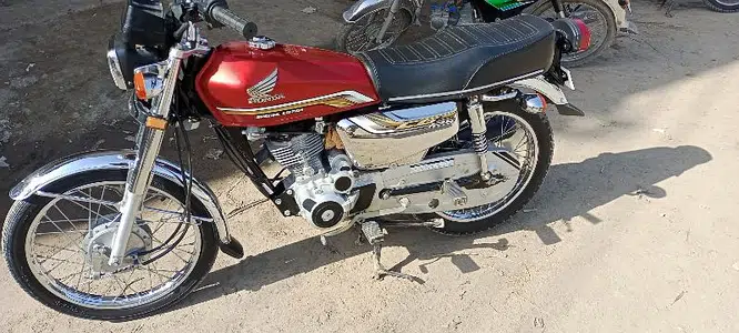 Honda cg125 self strat sell in Daska