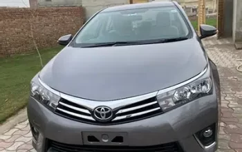 Toyota Corolla Gli 1.3 Auto model 2016 sell Multan