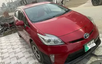 Toyota prius Model 2012 for sale in Mian Chunnu